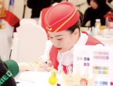 女子获海底捞美甲比赛冠军，奖金15万！