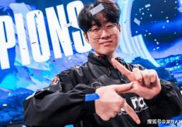 S14冠军皮肤开始宣传，zeus却被区别对待，登录页面被故意遮挡