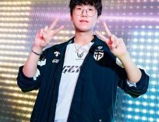 LOL：Ruler首次(cì)回应自(zì)己退役！世界賽(sài)冠軍(jūn)打(dǎ)野(yě)回应加盟BLG