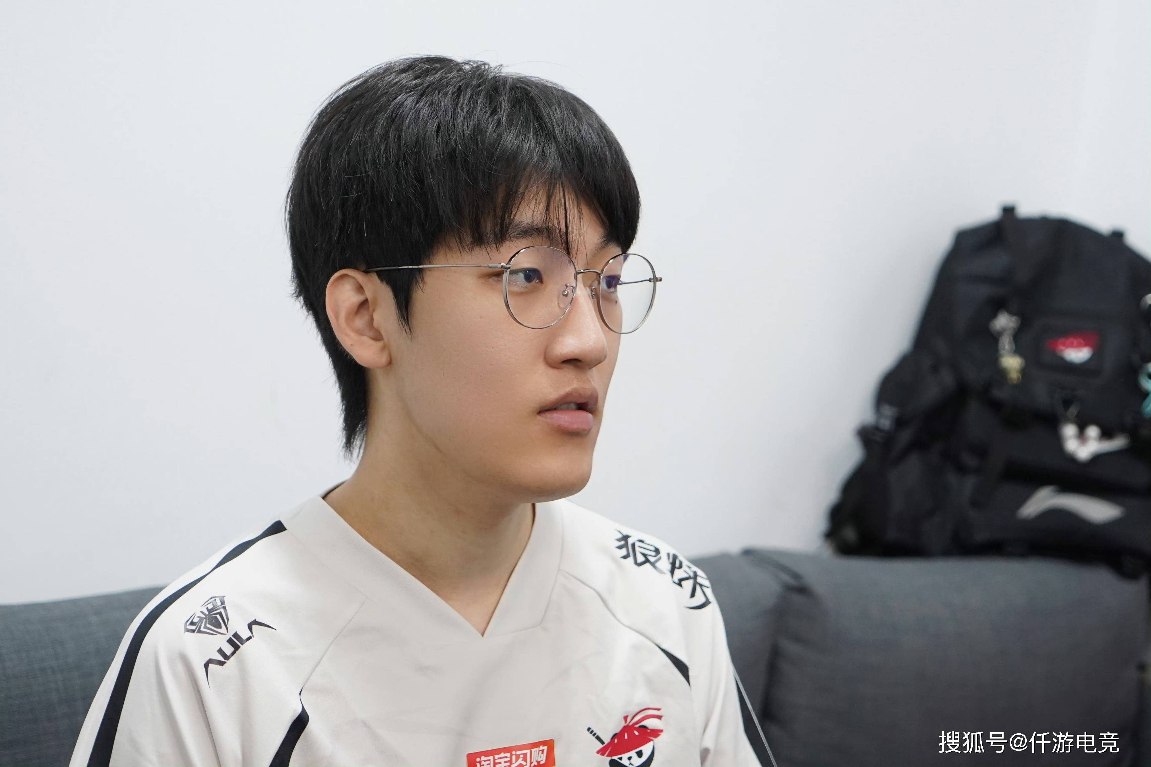 LPL官方解(jiě)說(shuō)米勒：IG组全神班(bān)就(jiù)是爲(wèi)了進(jìn)世界賽(sài)，几轮游不重要