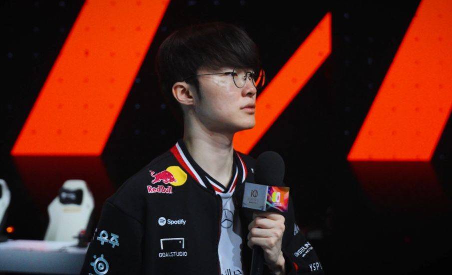 Faker認(rèn)为T1四(sì)名队友是(shì)最强的LOL选手(shǒu)