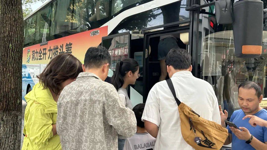 国企动态丨交运洞头公司全力护航浙BA赛事,助力赛事交通接驳“快攻线”