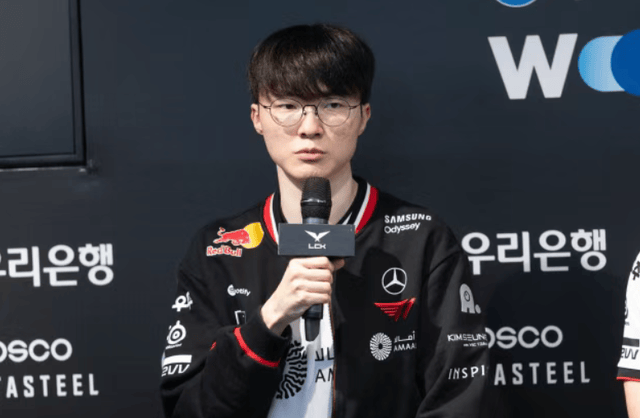 LOL传奇加冕殊榮(róng)，十年最佳力压众多电竞选手(shǒu)，LPL最可(kě)敬的(de)对手(shǒu)！