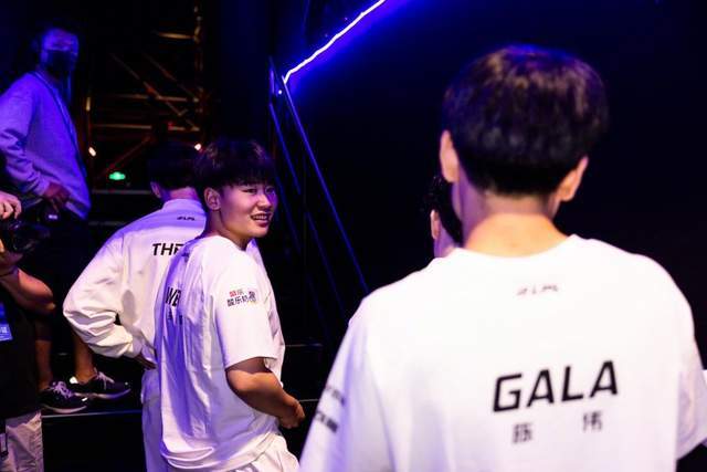 LPL登(dēng)峰組(zǔ)激(jī)戰(zhàn)正酣,iG迎戰(zhàn)TES忍界大戰(zhàn)再启,阿水(shuǐ)直面昔日队友!