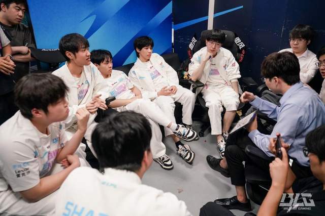 LPL登(dēng)峰組(zǔ)激(jī)戰(zhàn)正酣,iG迎戰(zhàn)TES忍界大戰(zhàn)再启,阿水(shuǐ)直面昔日队友!