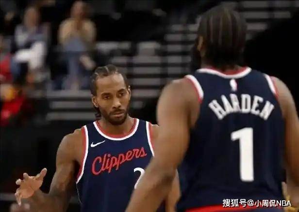 首发出场，仅得10分！正负值-25，全队最低！不愧为休赛期总冠军