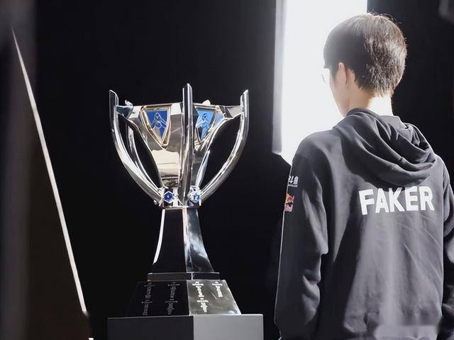 英雄联盟(méng)又要“涼(liáng)”了？游戏史上最(zuì)成功(gōng)的电竞比赛是怎样炼成的？