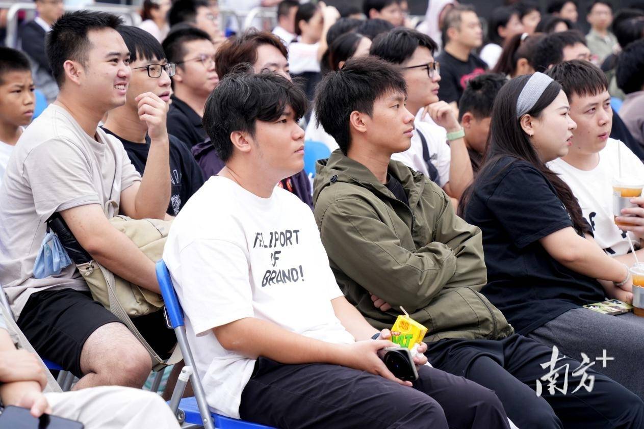 大湾区电竞迷再聚(jù)万江，LOL峽(xiá)穀(gǔ)传奇觀(guān)赛派对落幕