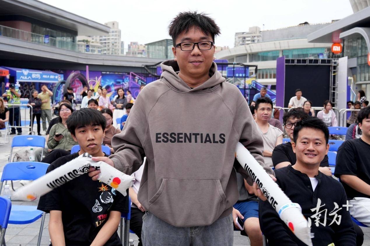 大湾区电竞迷再聚(jù)万江，LOL峽(xiá)穀(gǔ)传奇觀(guān)赛派对落幕